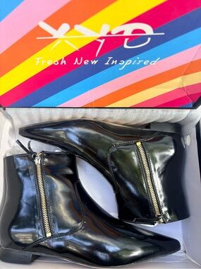XYD Fresh Black Patent Pointed Toe Ankle Boots Faux Fur Lined Size 9.5 runs 7.5